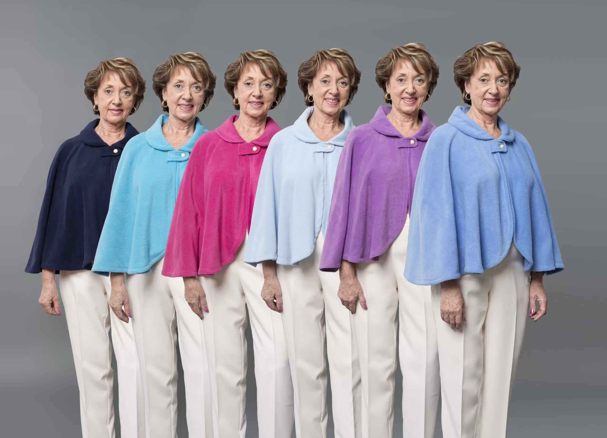 Cape Poncho en Polaire 1445 – Marine – Image 2