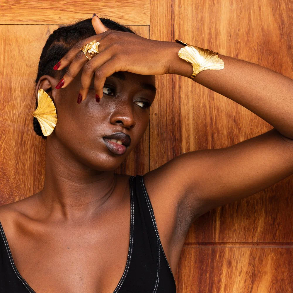 Bracelet Double Feuille de Ginkgo Doré – Image 5