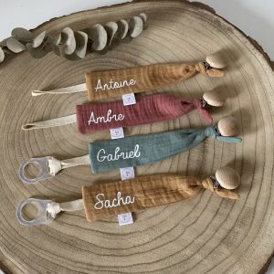 Attache tétine tissu