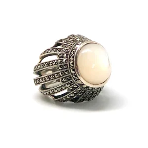 Grosse bague cabochon nacre, argent et marcassites de style art déco