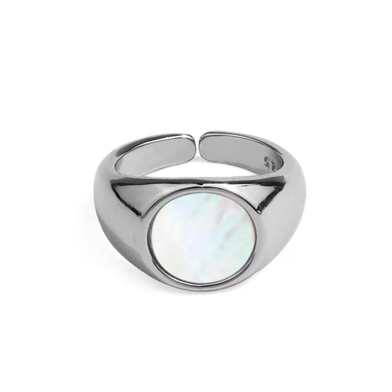 Bague avec grosse pierre