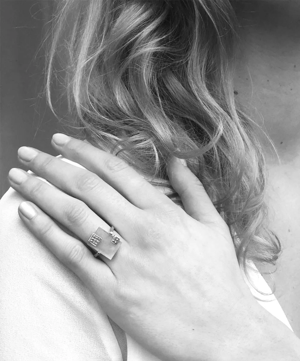 Bague onyx Mireille en argent et marcassites – Image 2