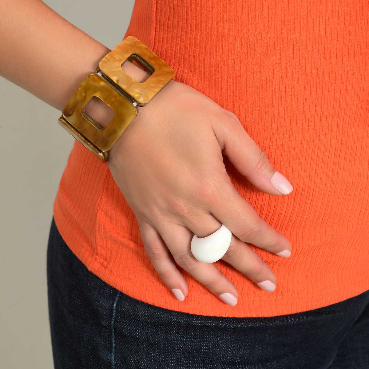 Bague Joan en Lucite – Image 3