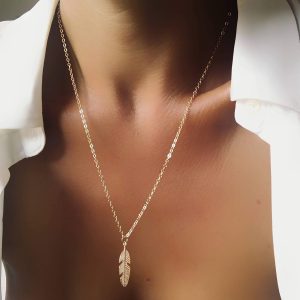 Collier plume