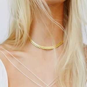 Collier femme ras de cou plaqué or