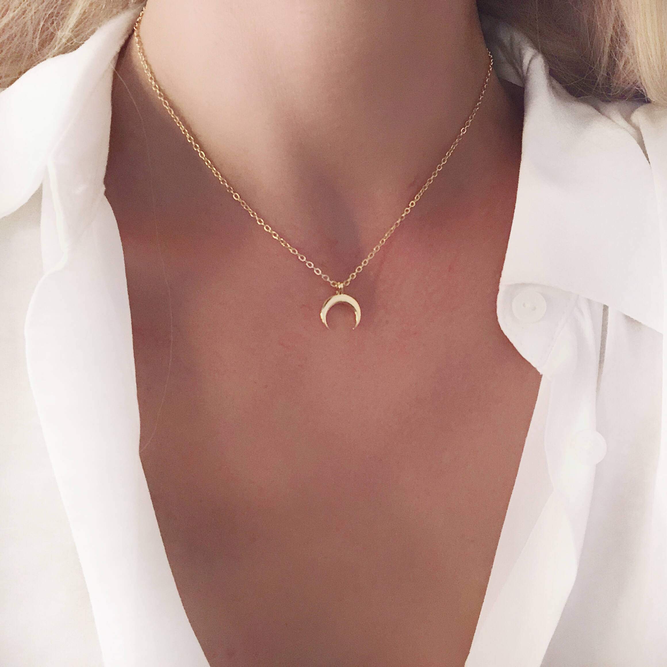 Collier tendance 2024 – corne plaqué or