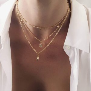 Collier tendance 2024 – étoile strass