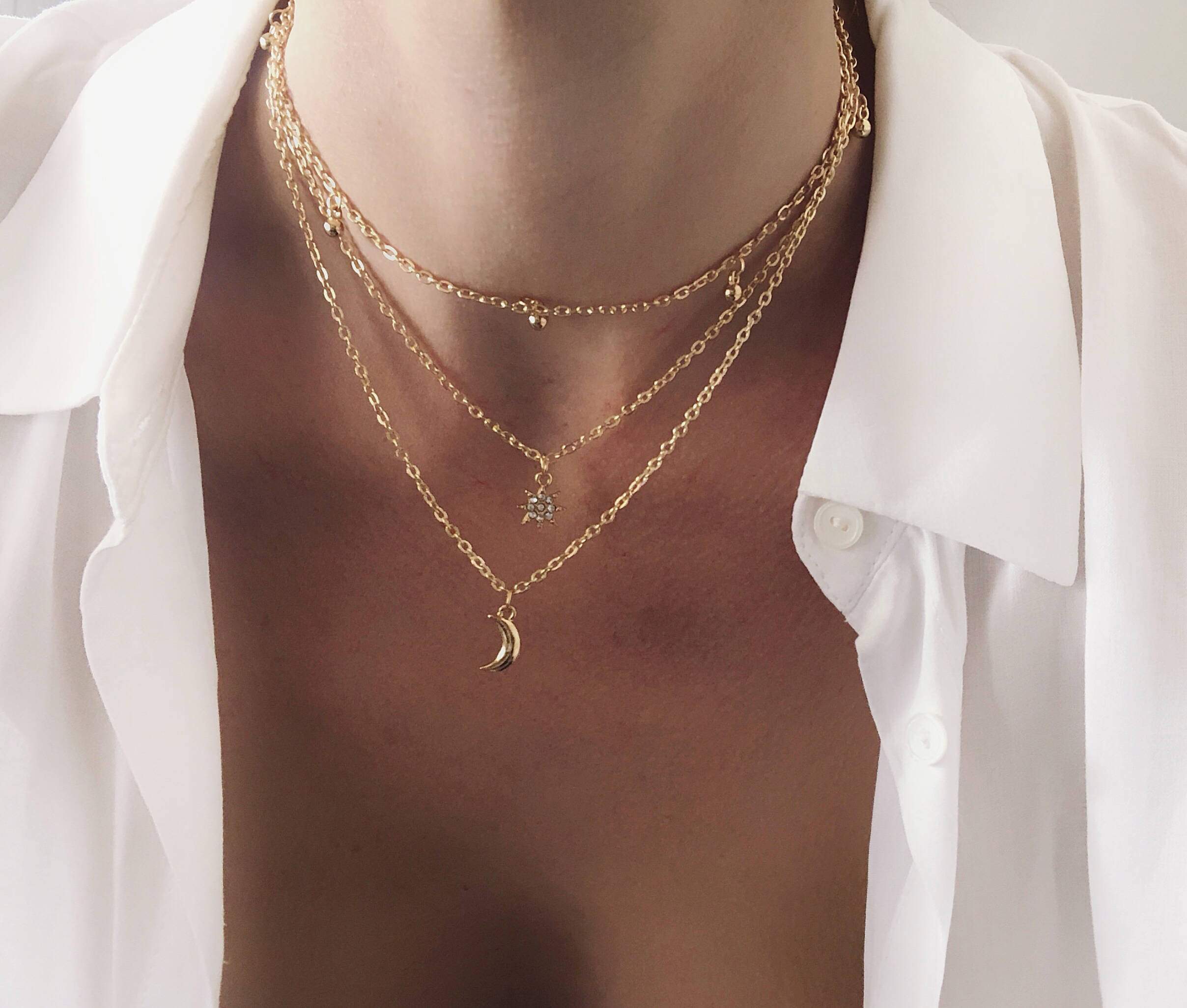 Collier tendance 2024 – étoile strass