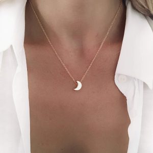 Collier tendance 2024 – lune or