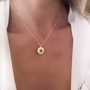 Collier tendance 2024 – pastille étoile