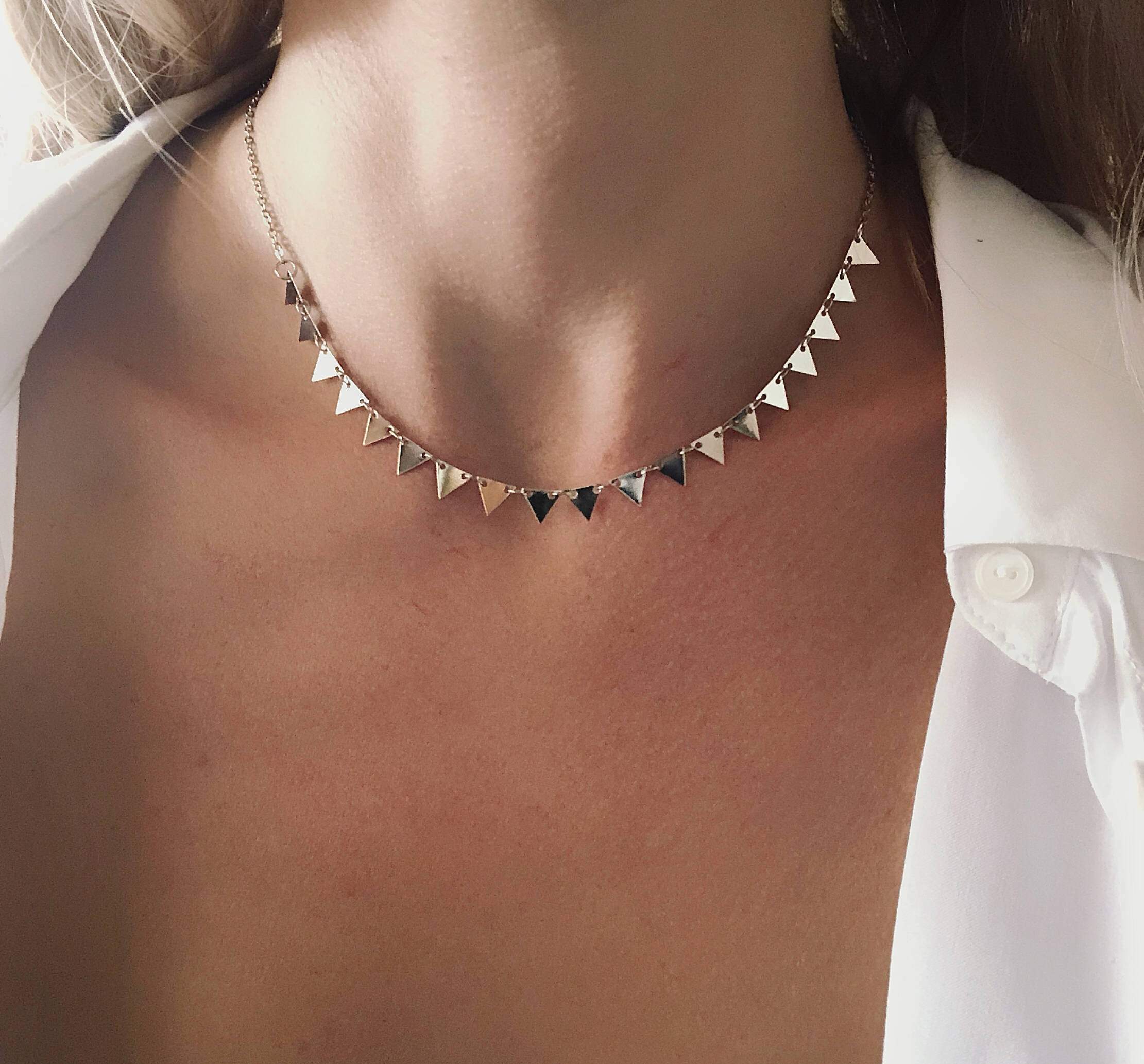 Collier tendance 2024- ras de cou triangle argent