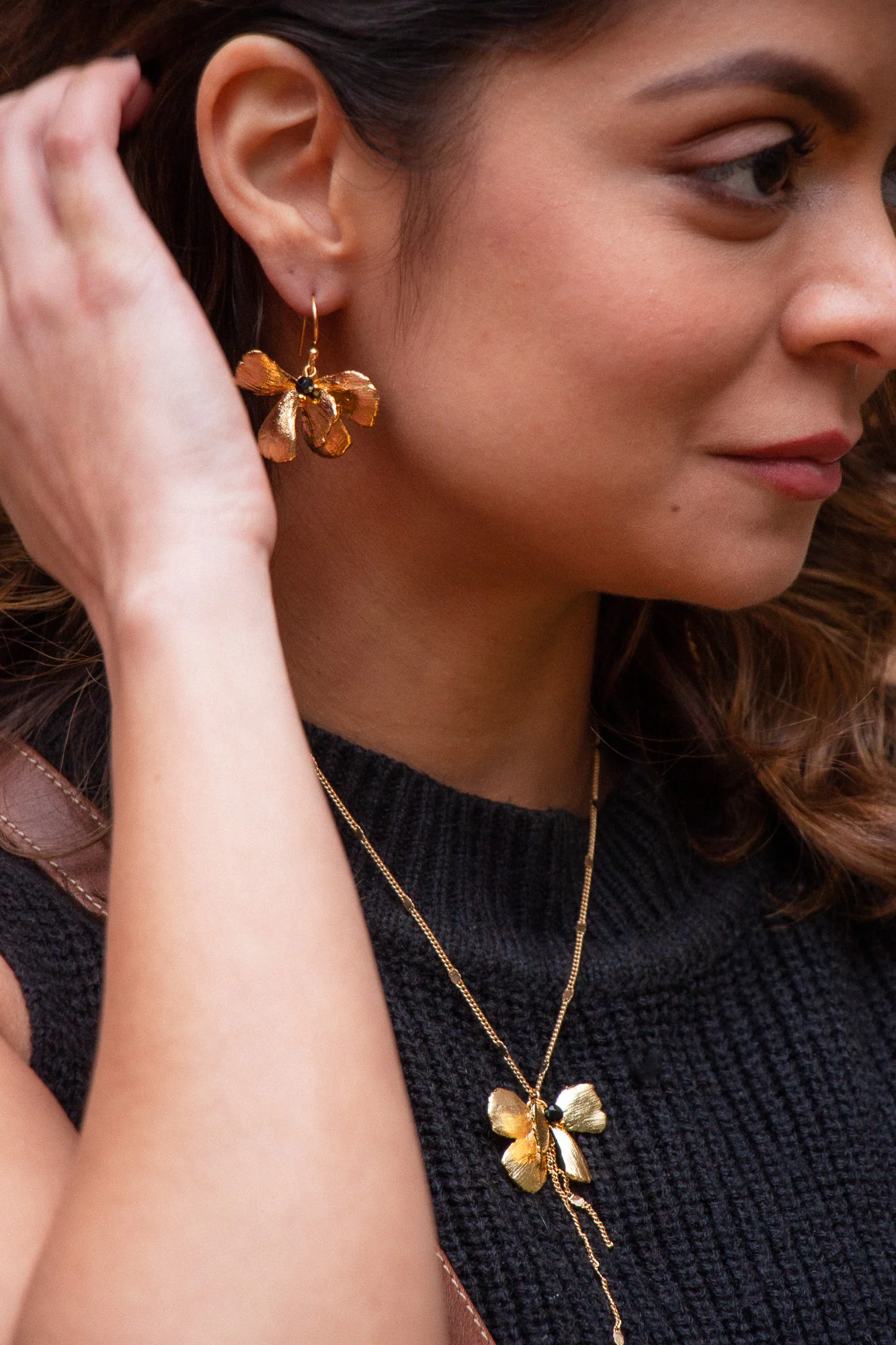 Boucles d'Oreilles Pansy Dorées – Image 4