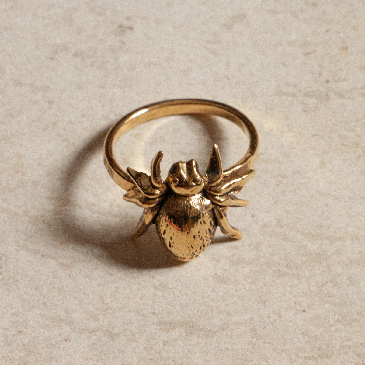 Bague Araignée Dorée – Image 3