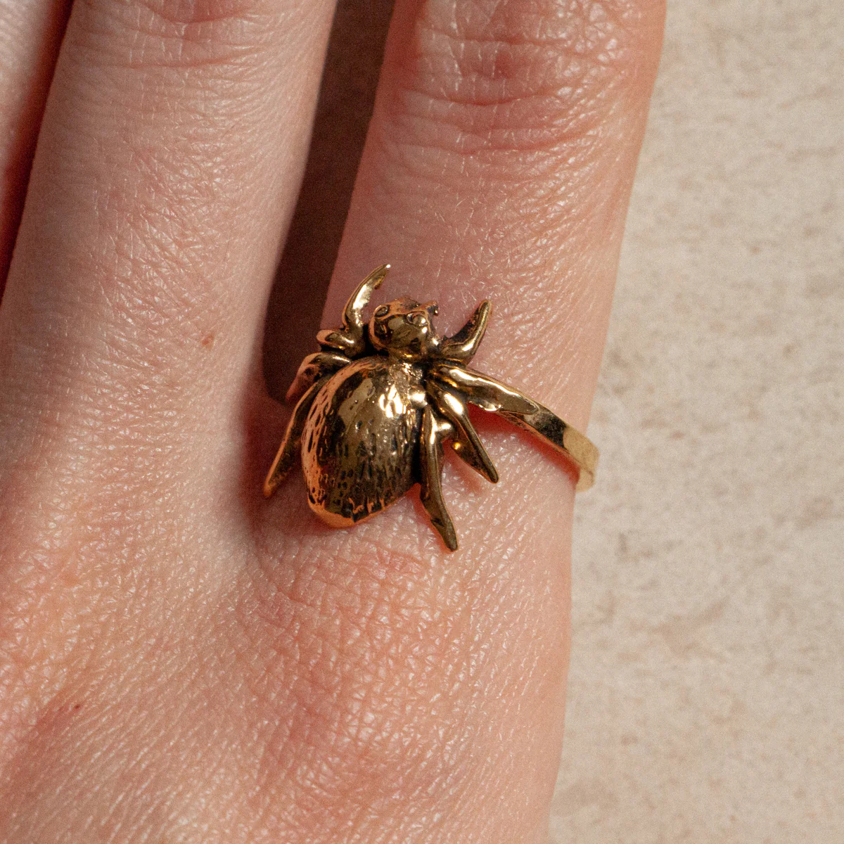 Bague Araignée Dorée – Image 2