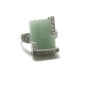 Bague art déco en jade, argent et marcassite
