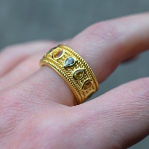 Bague en vermeil et saphirs – Sriphala