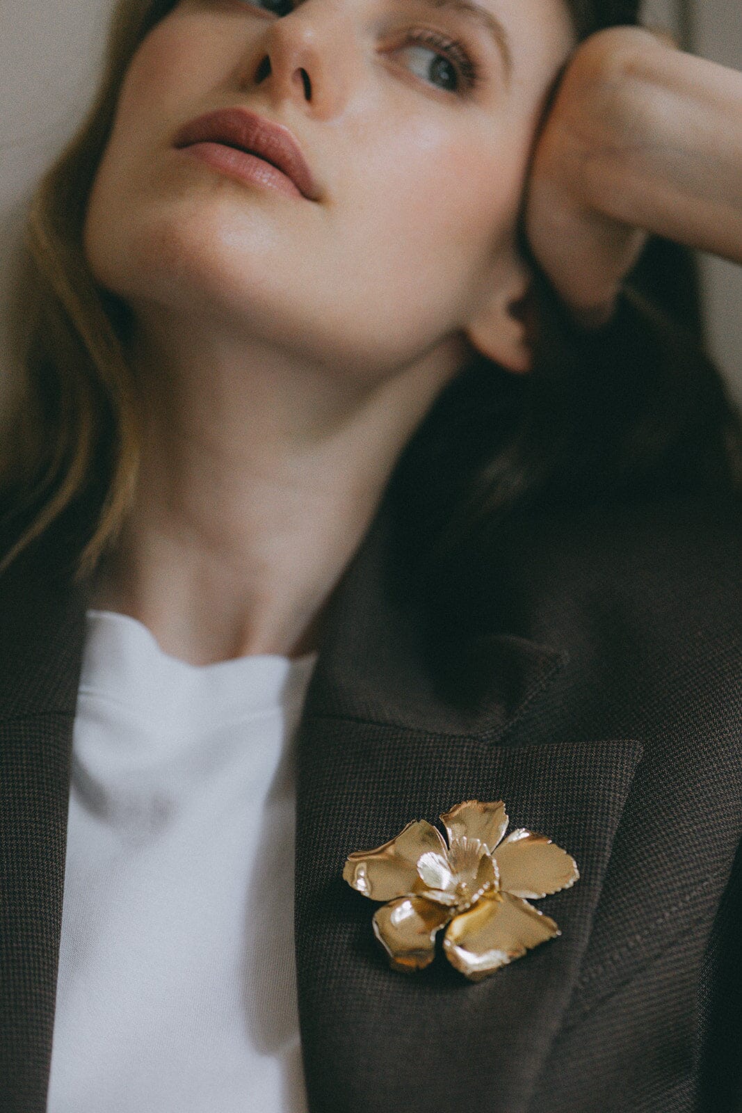 Broche Orphée Or Fleurs – Image 2