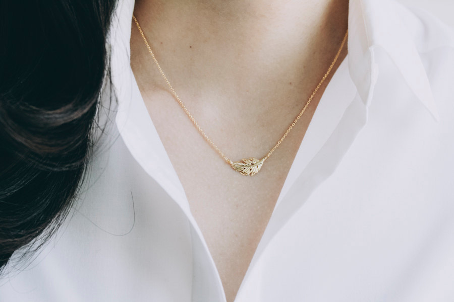 collier feuille plaqué or femme