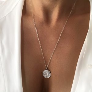 collier fin médaille fleur argent