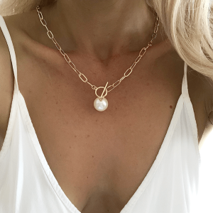 collier gros maillon et perle blanche