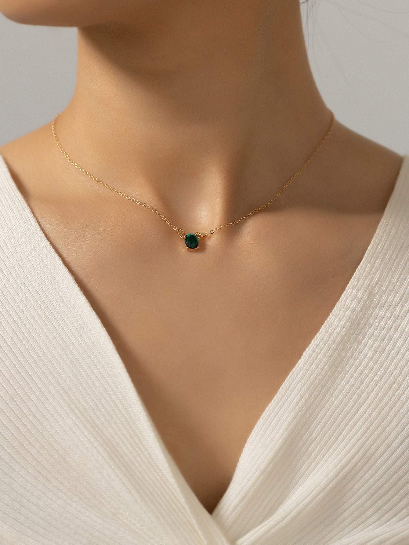 Collier pierre verte doré