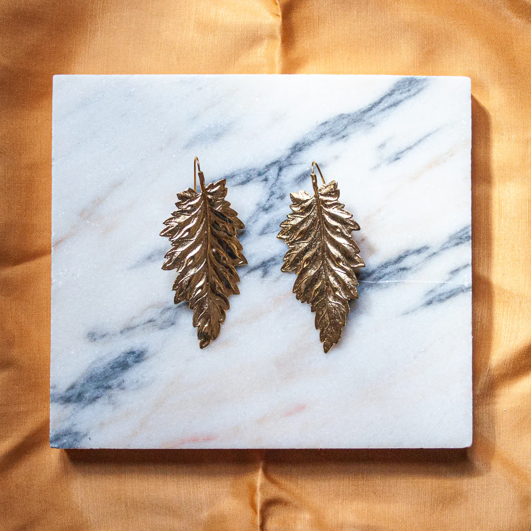 Boucles d'Oreilles Feuille de Bouleau Dorée – Image 2