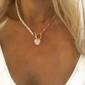 ras du cou pendentif coeur nacre