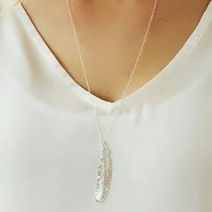 Sautoir plume argent femme